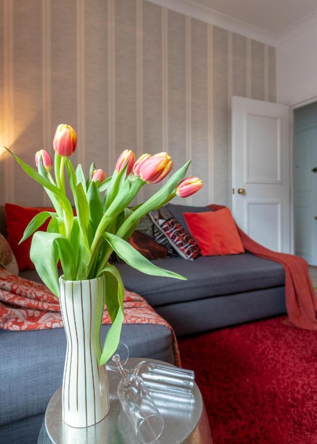 The Wanderlust - 1 Bedroom Apartment L Sleeps 4 With Sofa Bed L Prime Location Plus Free Wifi L Perfect For Business & Leisure Travelers L 15Percent Off Weekly & 20Percent Off Monthly Stays! 런던 외부 사진