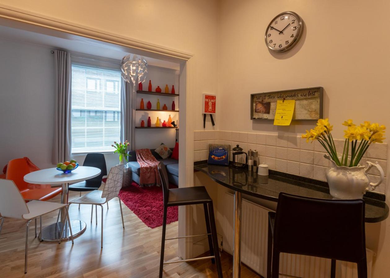 The Wanderlust - 1 Bedroom Apartment L Sleeps 4 With Sofa Bed L Prime Location Plus Free Wifi L Perfect For Business & Leisure Travelers L 15Percent Off Weekly & 20Percent Off Monthly Stays! 런던 외부 사진