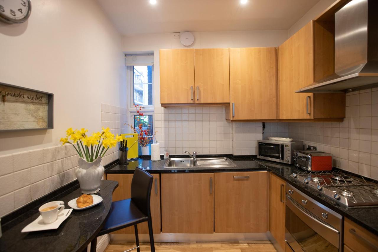 The Wanderlust - 1 Bedroom Apartment L Sleeps 4 With Sofa Bed L Prime Location Plus Free Wifi L Perfect For Business & Leisure Travelers L 15Percent Off Weekly & 20Percent Off Monthly Stays! 런던 외부 사진